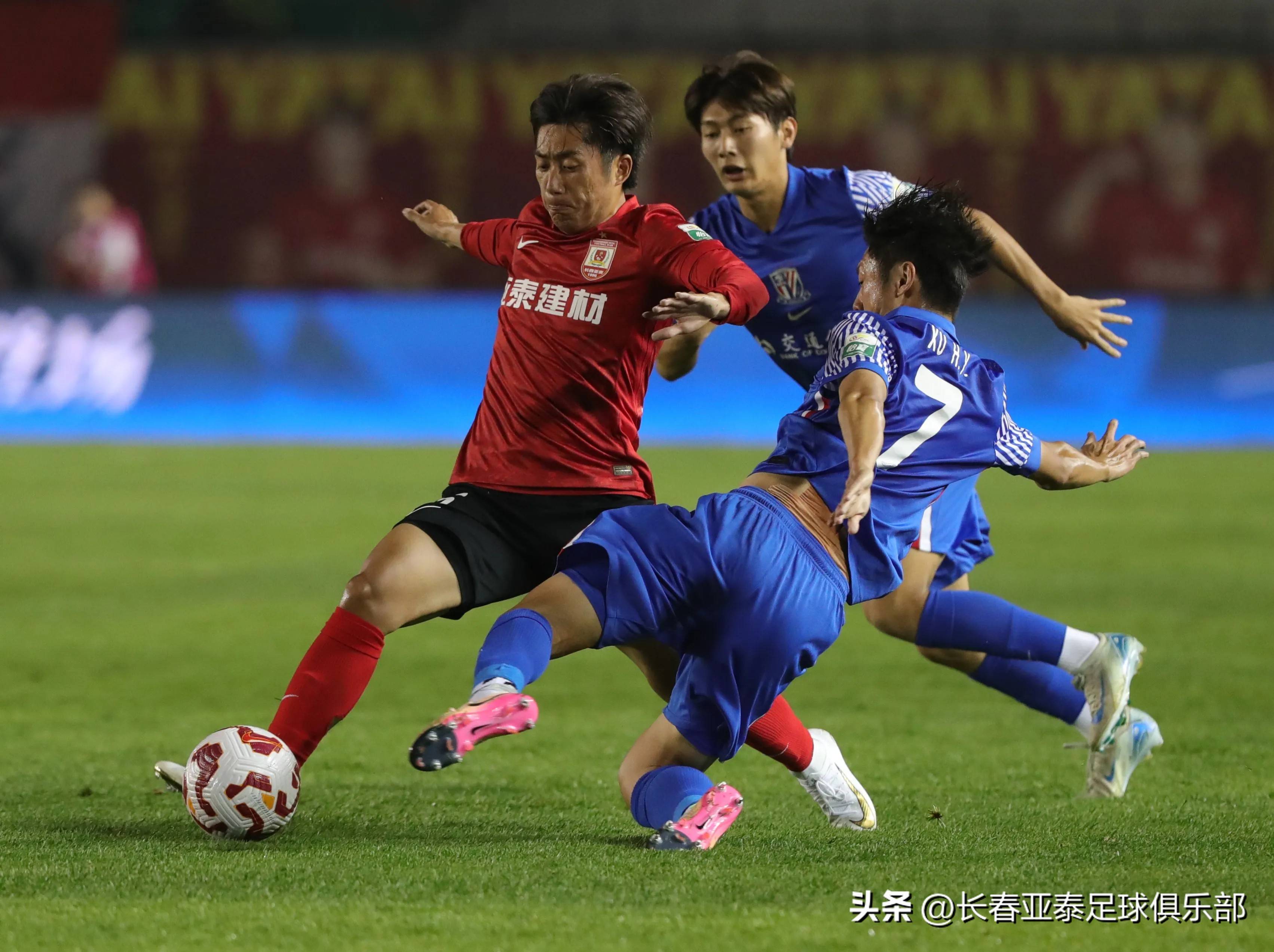 爱游戏官方入口-包含亚冠国际比赛日再迎强敌；广东宏远遗憾出局；主帅态度——气氛紧张；控场能力受关注的词条