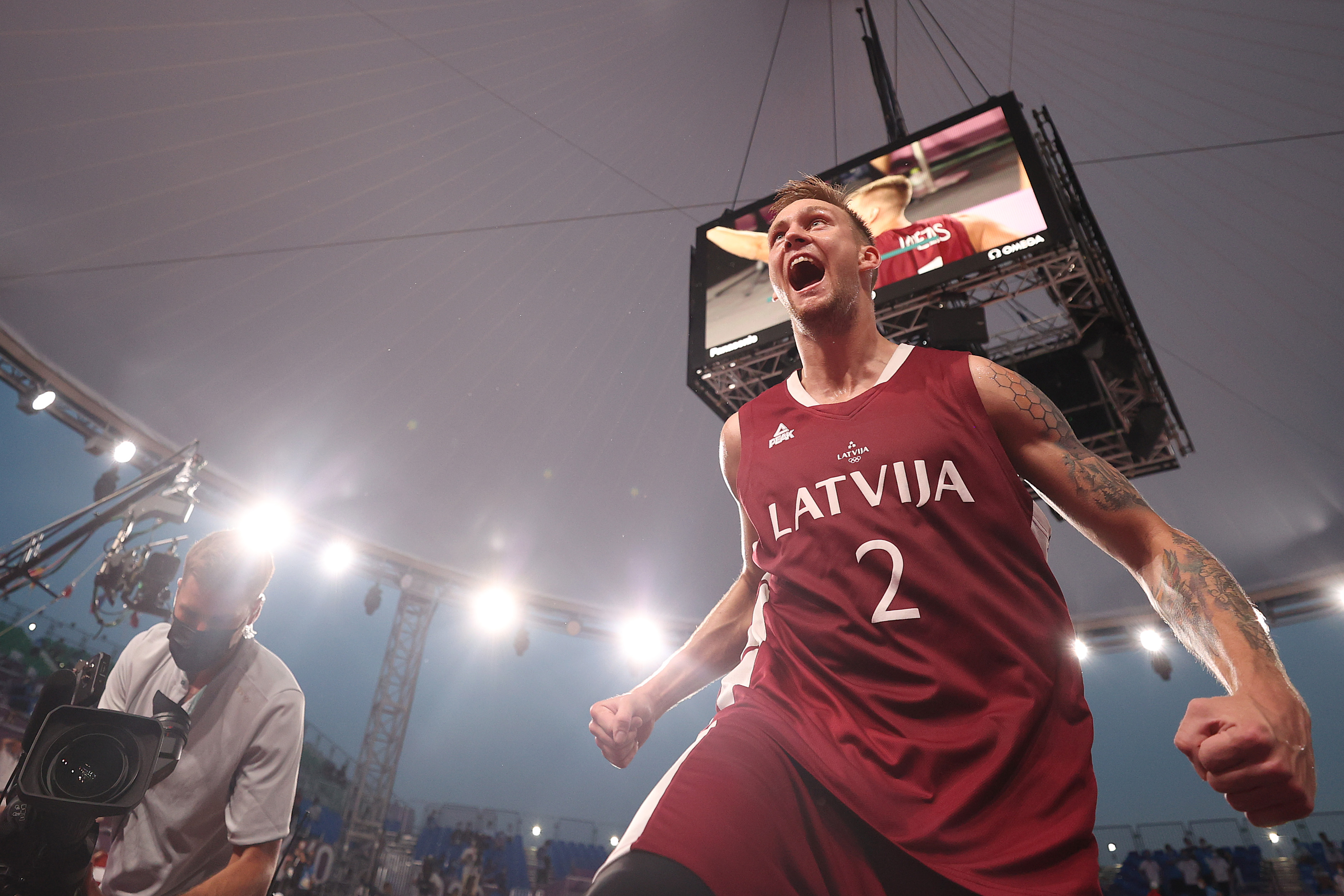 爱游戏体育-包含金州勇士状态回暖备战意大利杯今晨芝加哥公牛调整名单以备意甲，现场解说直呼：布莱顿围绕欧超杯状态回暖的词条